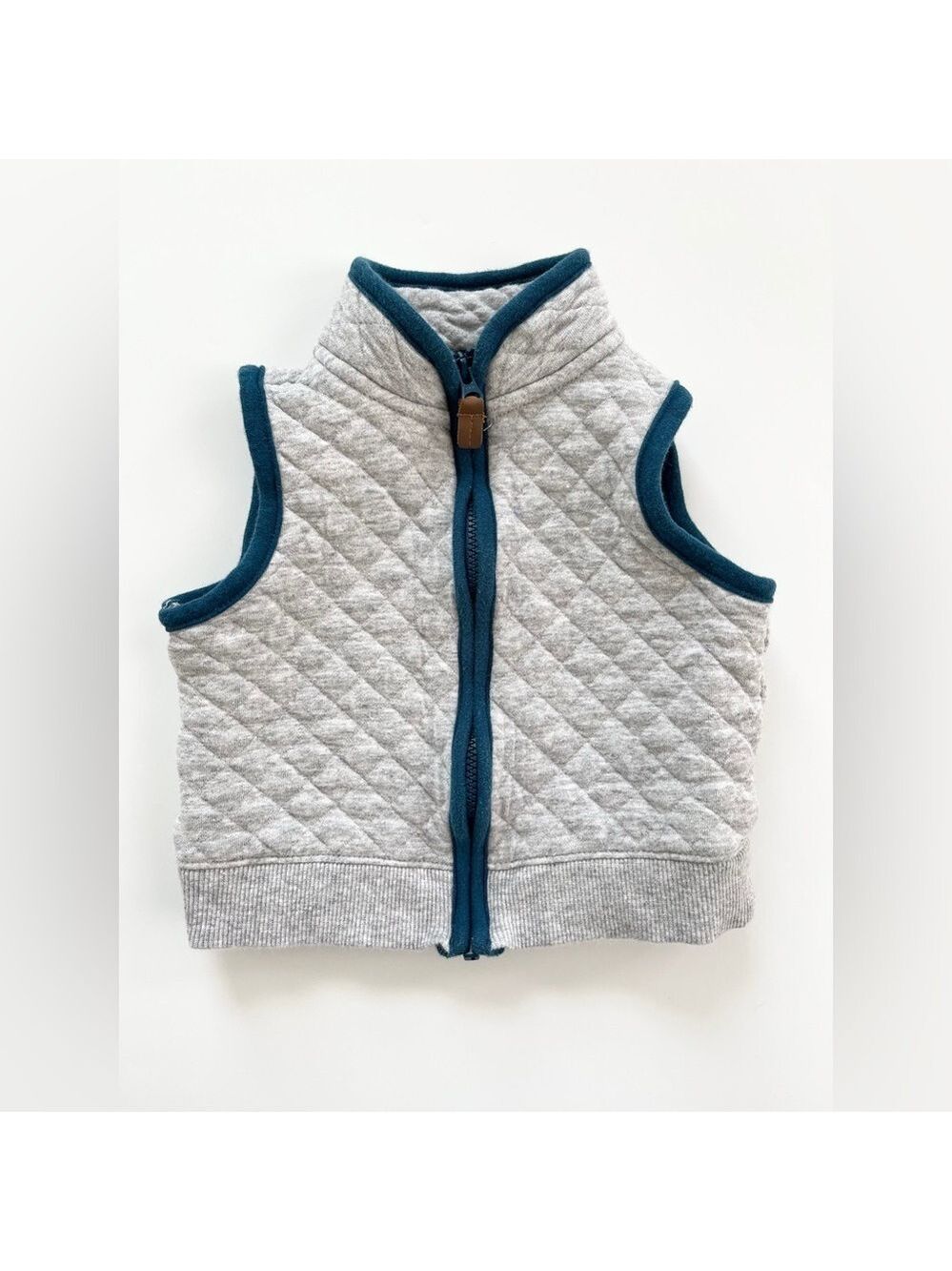 🩵‎ 4/$20 Carter's Gray Quilted Vest with Blue Trim